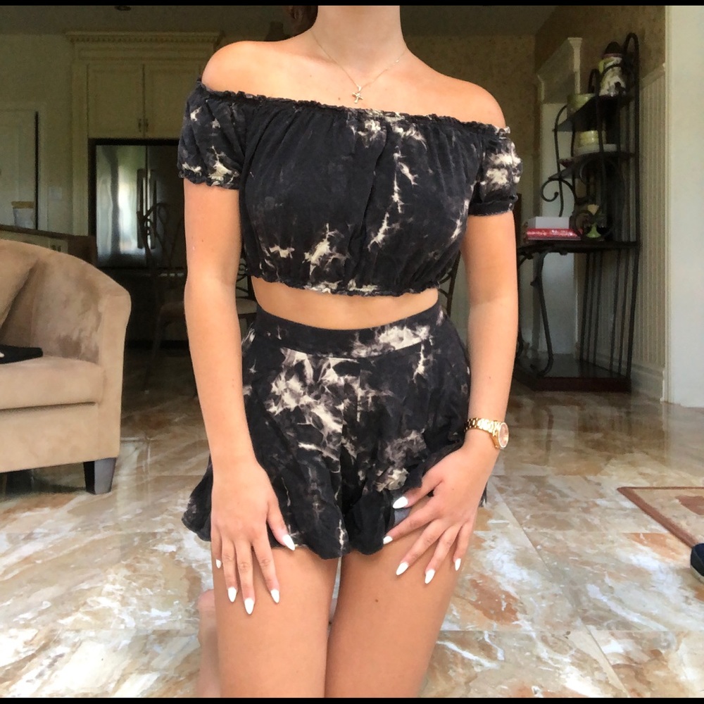 Beautiful marble black&beige crop top!💛🖤